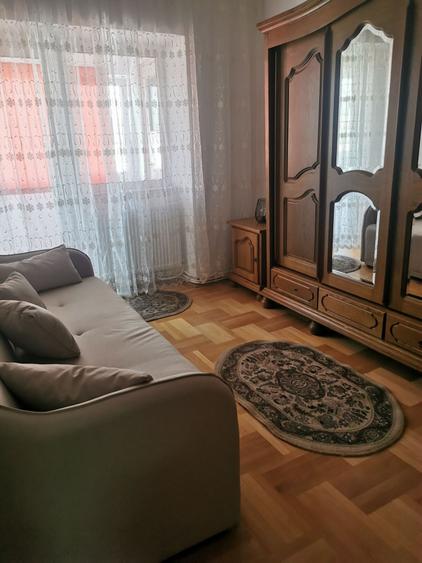 Apartament cu 3 camere decomandat în Mărăști