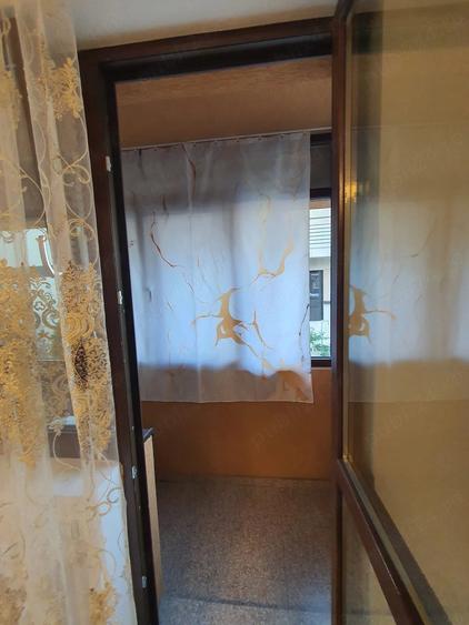Apartament cu 2 camere decomandat în 1 Decembrie