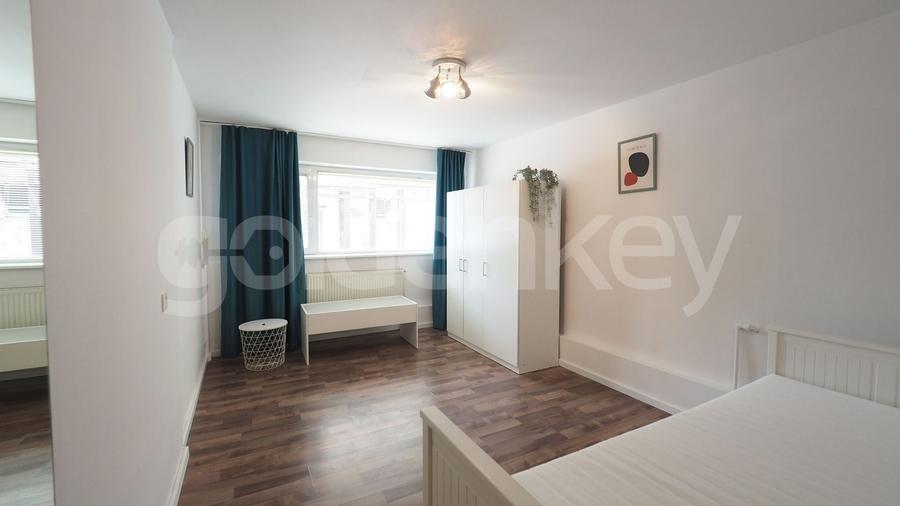 Duplex cu 5 camere cu Canalizare în Iancu Nicolae