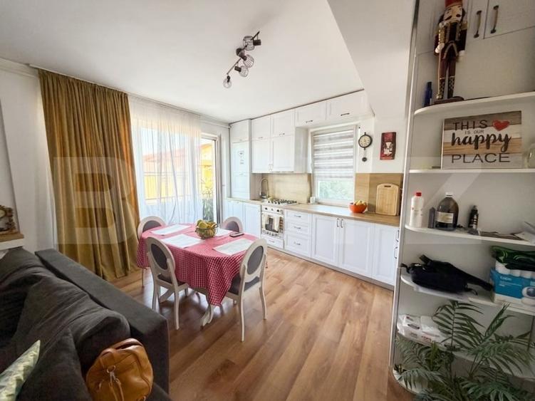 Apartament cu 3 camere decomandat, mobilat în Florești