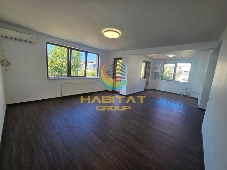 Apartament cu 3 camere semidecomandat în Central