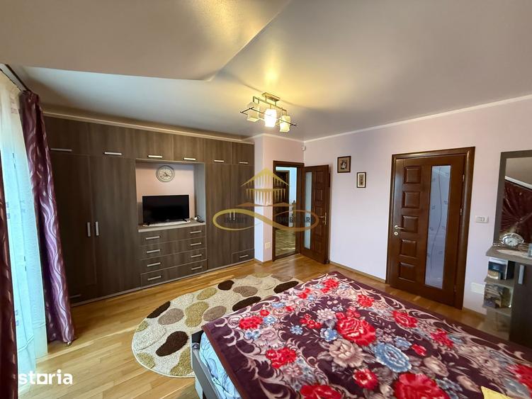 Casă cu 5 camere cu Teren 760 Mp în Măgura