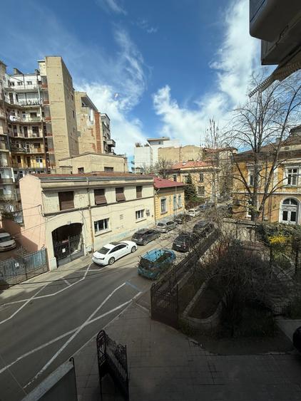 Birou, de 32 mp, în Dacia