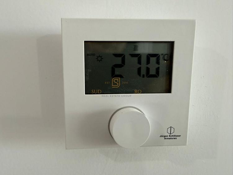 Apartament cu 2 camere semidecomandat în Rahova