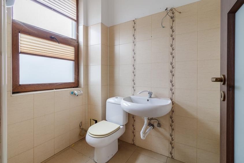 Casă individuală cu 4 camere cu Canalizare în Chiajna