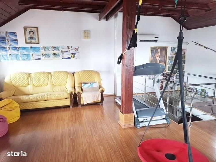 Casă cu 4 camere în Băceni