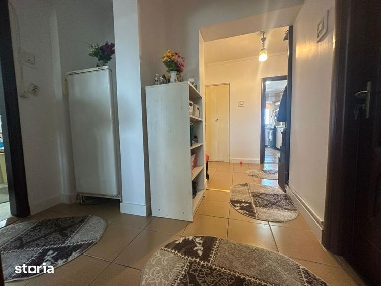Apartament cu 3 camere decomandat, mobilat în Central