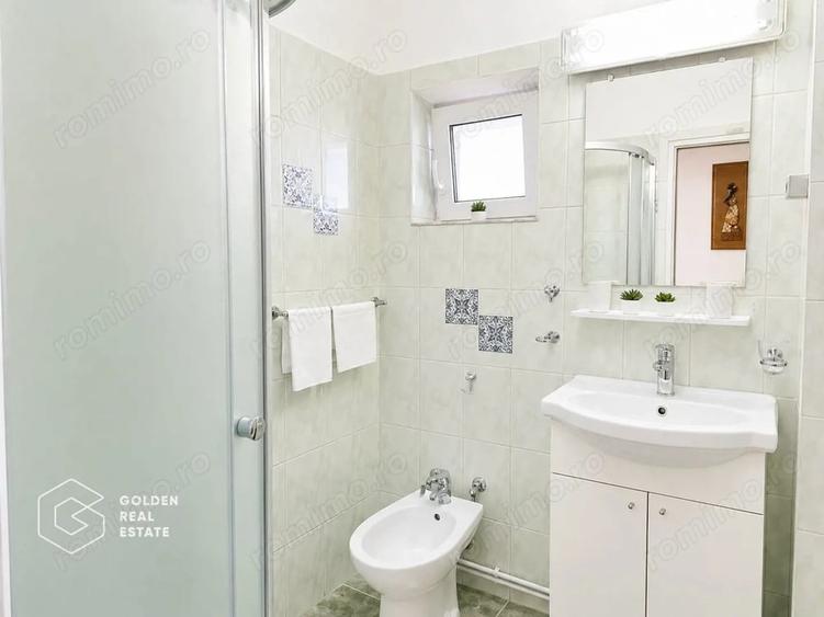 Apartament cu 3 camere semidecomandat în Central