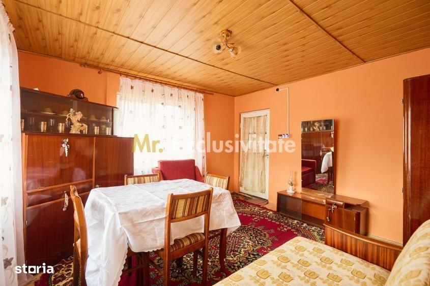 Casă cu 3 camere în Pietroasa