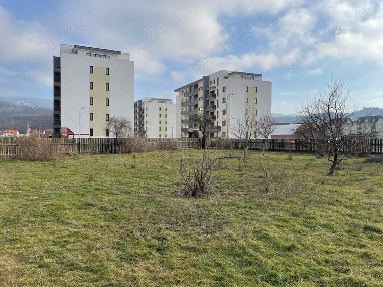 Teren de 2500 mp, în Central