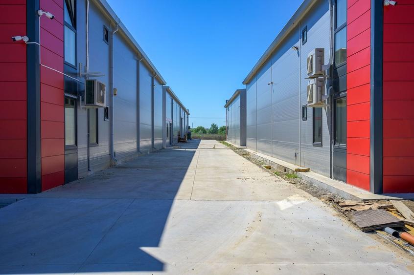 Spațiu industrial, de 585 mp, în Est