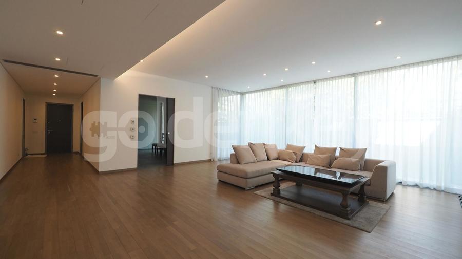 Apartament cu 4 camere decomandat, mobilat în Primăverii