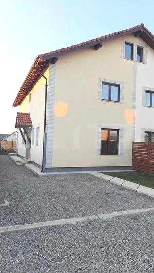 Casă cu Teren 250 Mp în Tărlungeni