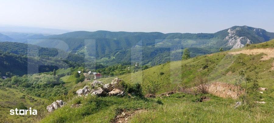 Teren de 3800 mp, în Râmeț