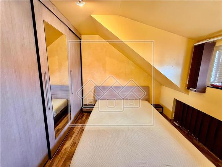 Apartament cu 3 camere semidecomandat în Terezian