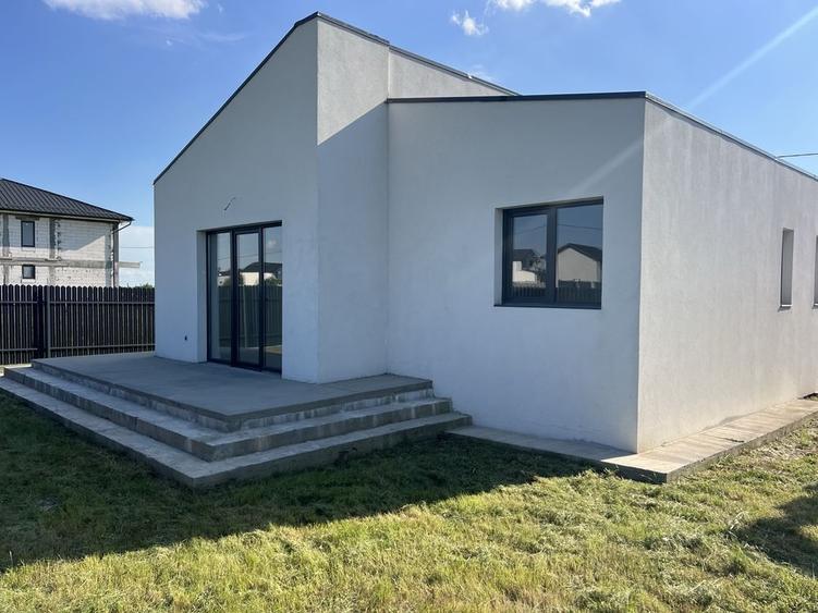Casă cu 3 camere în Șimnicu de Jos