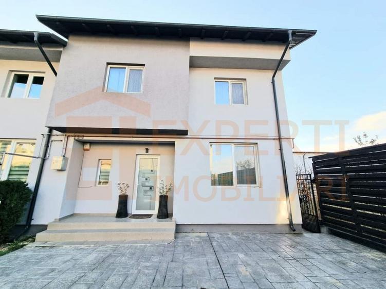 Casă individuală cu 4 camere cu Canalizare în Mamaia-Sat