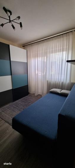 Apartament cu 4 camere decomandat în Central