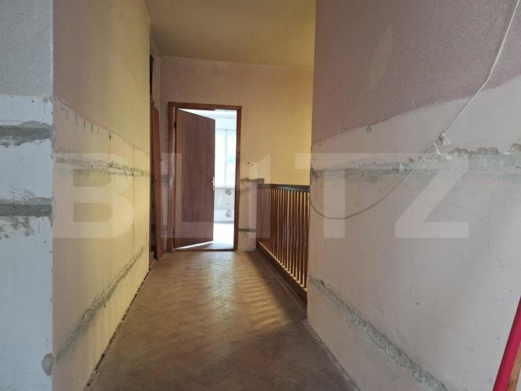 Casă individuală cu 7 camere cu Canalizare în Dealul Cetății