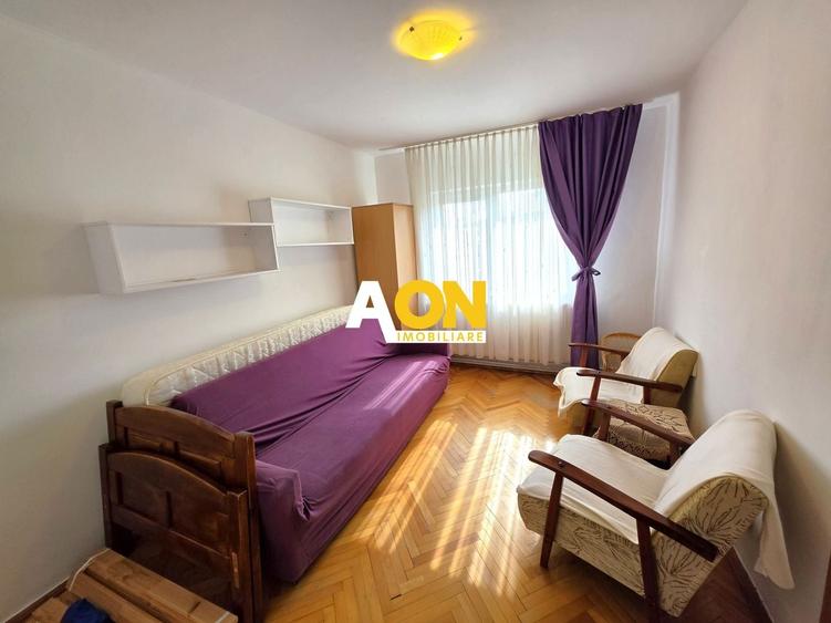 Apartament cu 3 camere decomandat, mobilat în Cetate