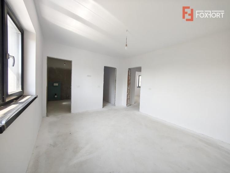 Duplex cu 4 camere semidecomandat cu Canalizare în Giroc
