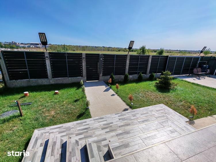 Casă cu 5 camere cu Teren 500 Mp în Agigea