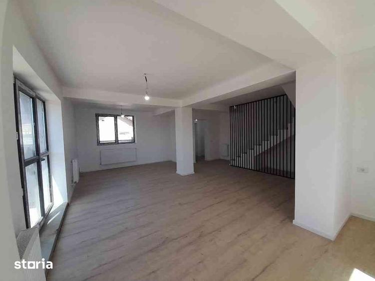 Casă cu 6 camere cu Teren 200 Mp în Balotești