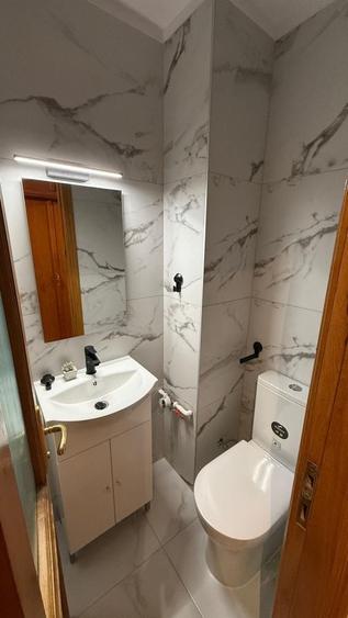 Apartament cu 3 camere decomandat în Baba-Dochia