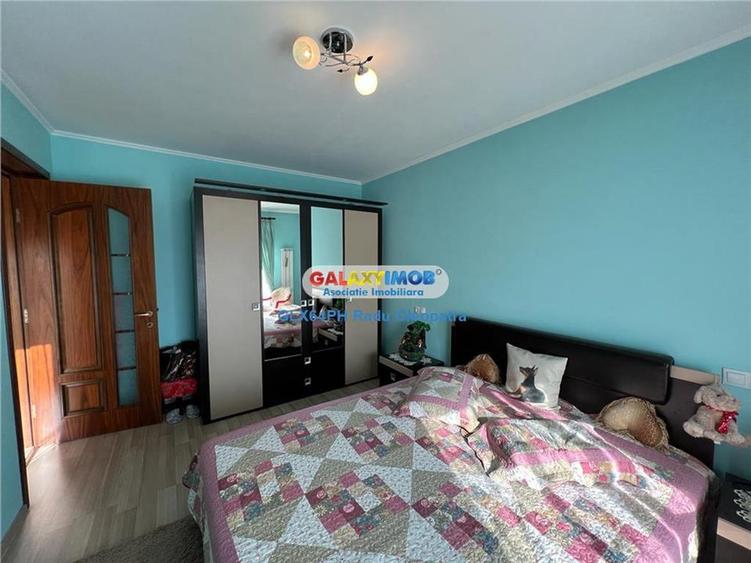 Casă cu 5 camere cu Garaj în Central