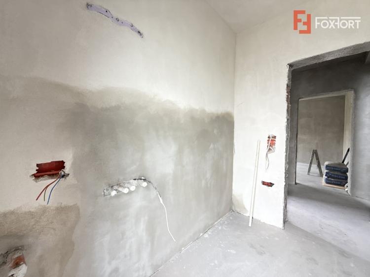 Casă individuală cu 4 camere cu Canalizare în Săcălaz