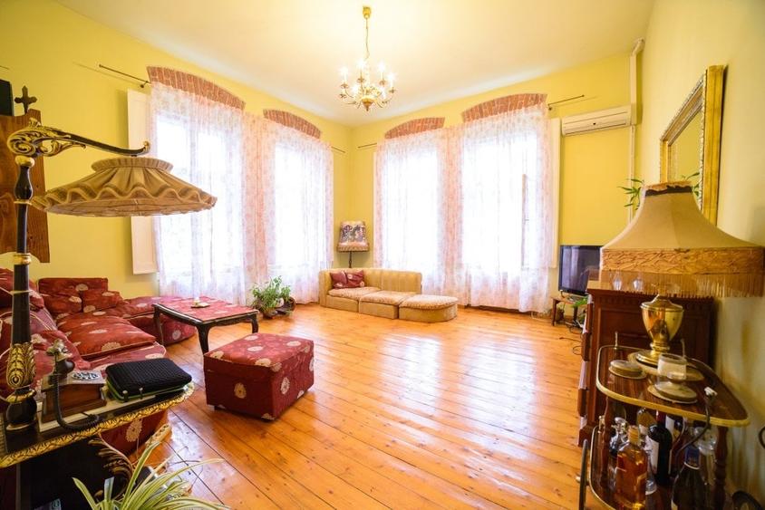 Apartament cu 3 camere decomandat, mobilat în Central