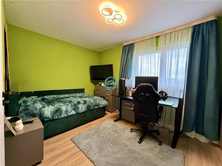 Duplex cu 4 camere cu Canalizare în Livezeni