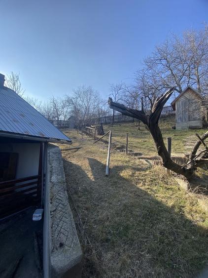 Casă cu 4 camere în Păcuri