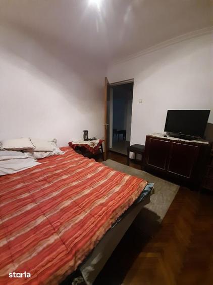 Apartament cu 3 camere în Cetate