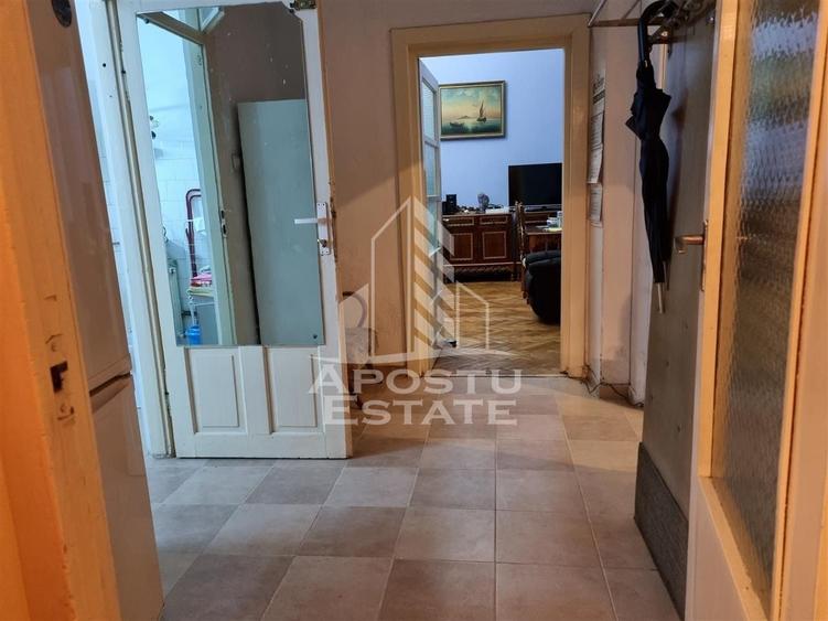 Apartament cu 4 camere nedecomandat, mobilat în Ultracentral