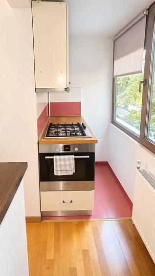 Apartament cu 3 camere semidecomandat în Câmpia Libertății