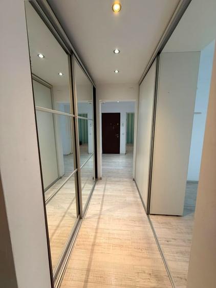 Apartament cu 3 camere decomandat, mobilat în Podu Roș