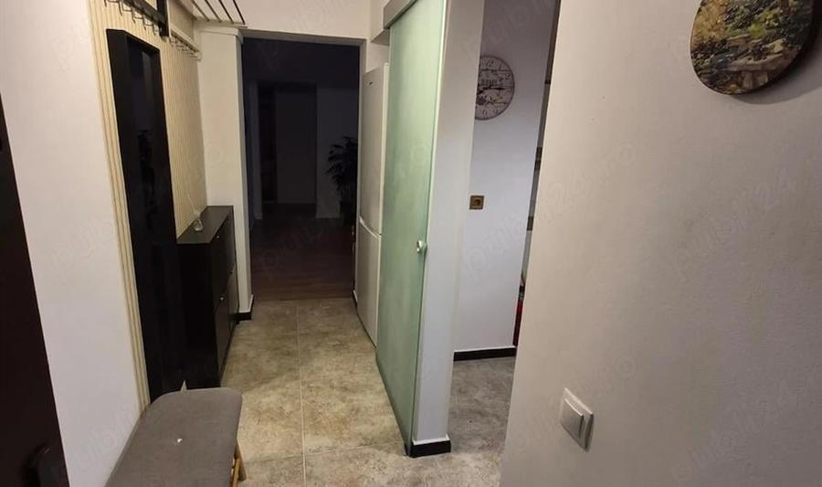 Apartament cu 3 camere semidecomandat în Dristor