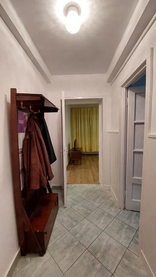 Apartament cu 2 camere semidecomandat în Progresul