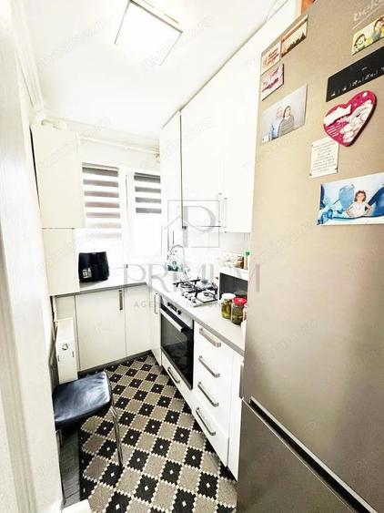 Apartament cu 3 camere semidecomandat în Cetății