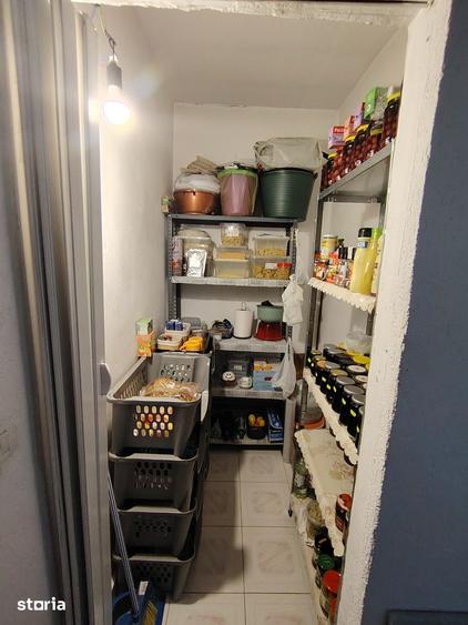 Casă cu 6 camere cu Teren 210 Mp în Zimandu Nou