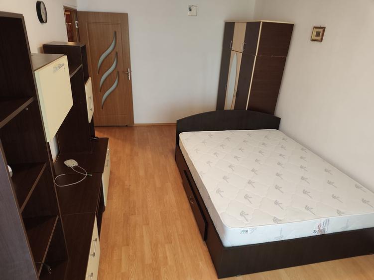 Garsonieră decomandată în Micro 20