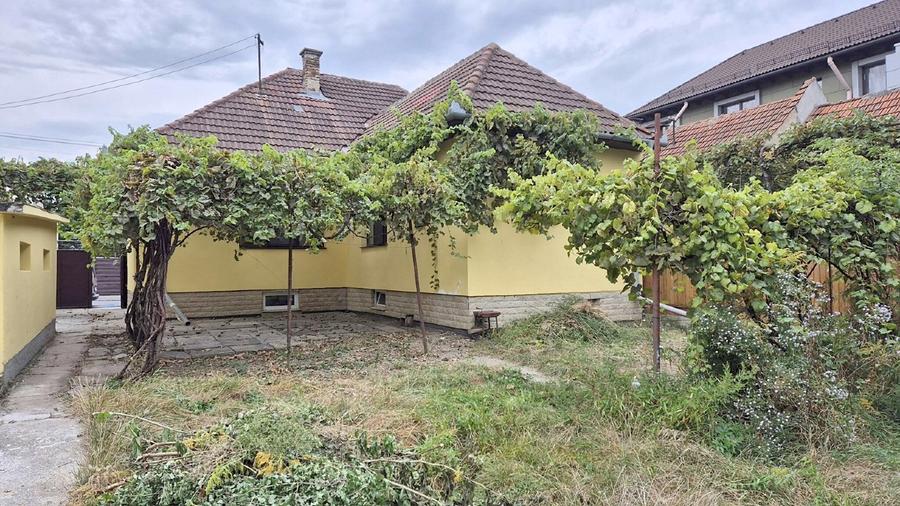 Casă individuală cu 2 camere cu Teren 500 Mp în Bartolomeu