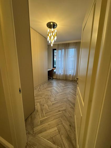 Apartament cu 3 camere semidecomandat în Voluntari
