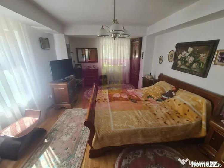 Casă cu 4 camere cu Teren 2066 Mp în Capul Câmpului
