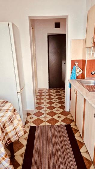Apartament cu 2 camere semidecomandat, mobilat în P-ța Muncii