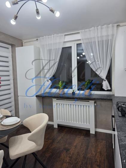 Apartament cu 3 camere semidecomandat în Florești