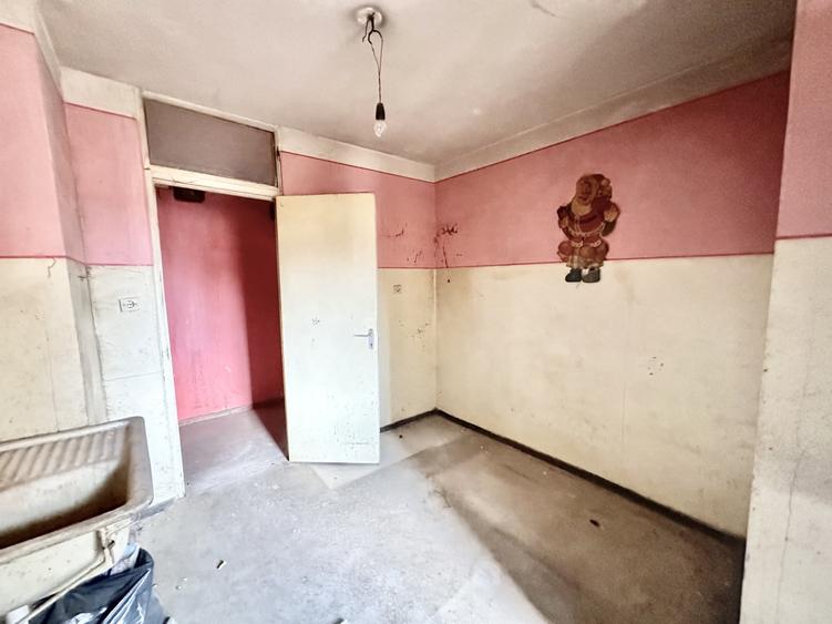 Apartament cu 3 camere decomandat în Soarelui