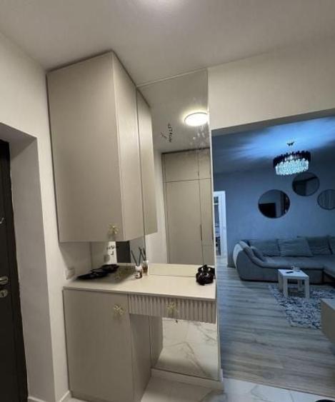Apartament cu 2 camere semidecomandat, mobilat în Vatra Luminoasă