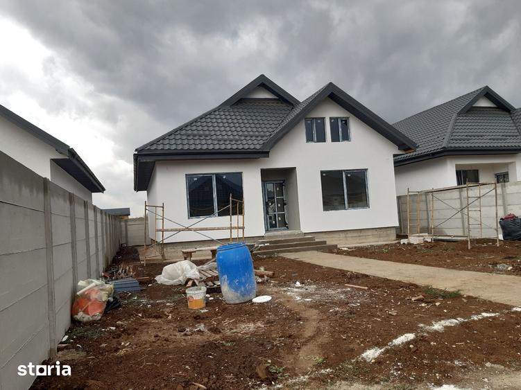 Casă cu 4 camere cu Teren 333 Mp în Central